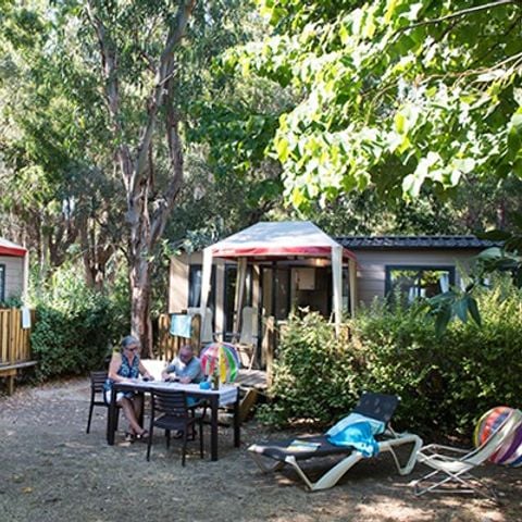 Stacaravan 6 personen - Mobile-home | Comfort XL | 2 slaapkamers | 4/6 pers. | Verhoogd terras | Airconditioning