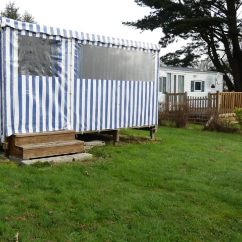 MOBILHOME 4 personas - 2 dormitorios - terraza cubierta y cerrada