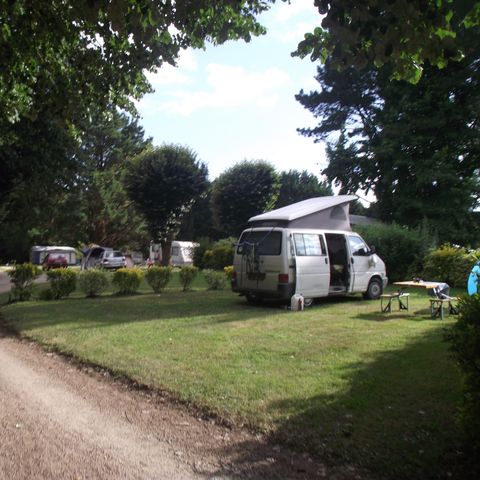 Pitch - Bare pitch + vehicle