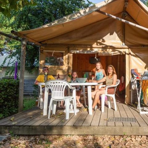 TIENDA DE LONA Y MADERA 6 personas - Albergue URCHILO