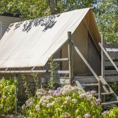 Tente en toile et en bois 2 personnes - Lodge BELTXU 2 personnes