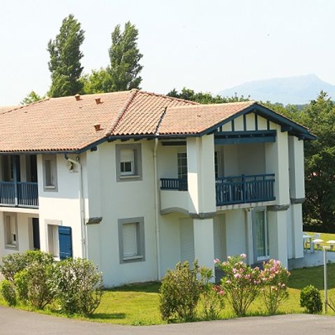 Pitch - PACKAGE FOR 2 PEOPLE + CAR