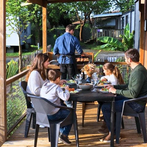 Stacaravan 8 personen - Stacaravan LUXE LOKIZ met spa 8 personen