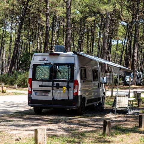 EMPLACEMENT - avec électricité + eau + évacuation