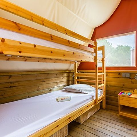 Bungalow toilé 8 personnes - Tente Explorer | 4 Ch. | 6/8 Pers. | Sans SDB
