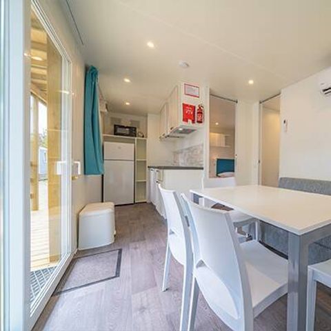 Stacaravan 4 personen - Stacaravan | Premium | 2 Slaapkamers | 4 Pers | Verhoogd terras | Airconditioning | TV