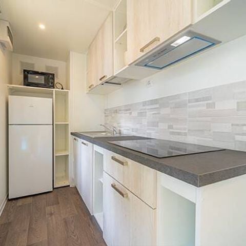 Stacaravan 4 personen - Stacaravan | Premium | 2 Slaapkamers | 4 Pers | Verhoogd terras | Airconditioning | TV