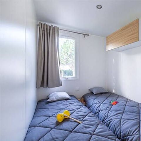 Stacaravan 8 personen - Stacaravan | Premium Exclusief | 4 slaapkamers | 8 pers | Overdekt terras | 1 badkamer | Airconditioning | TV