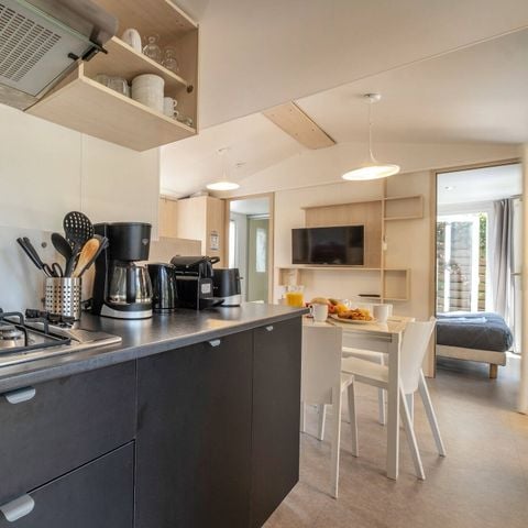 Stacaravan 4 personen - Stacaravan | Ultimate | 2 Slaapkamers | 4 Pers | Overdekt terras | 1 Badkamer | Airconditioning | TV