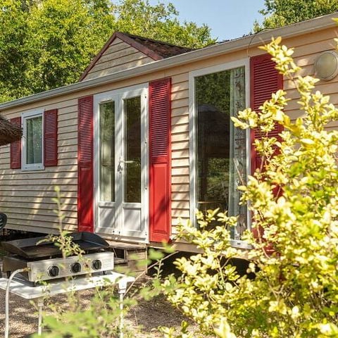 Mobilheim 4 Personen - Mobilheim | Classic | 2 Schlafz. | 4 Pers. | Überdachte Terrasse | 1 Bad