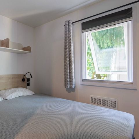 Mobilheim 4 Personen - Mobilheim | Premium | 2 Schlafz. | 4 Pers. | Überdachte Terrasse | 1 Bad | Klimaanlage | TV