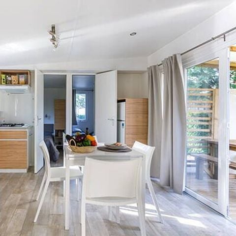 Mobilheim 8 Personen - Mobilheim | Premium Exclusive | 4 Zi. | 8 Pers. | Überdachte Terrasse | 1 Bad | Klimaanlage | TV