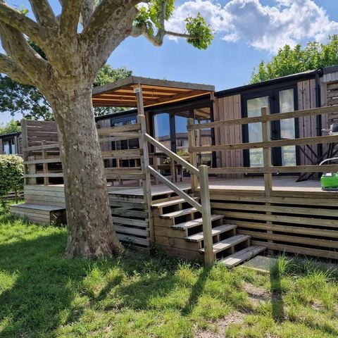 Mobilheim 4 Personen - Mobilheim | Ultimate | 2 Schlafz. | 4 Pers. | Überdachte Terrasse | 1 Bad | Klimaanlage | TV