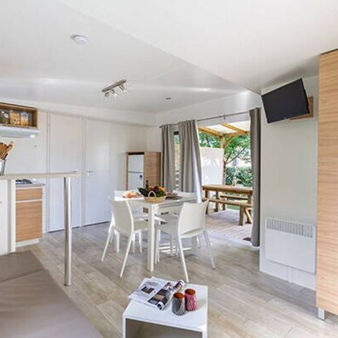 Mobilhome 8 personnes - Mobil-home | Premium Exclusive | 4 Ch. | 8 Pers. | Terrasse couverte | 1 SDB | Clim. | TV