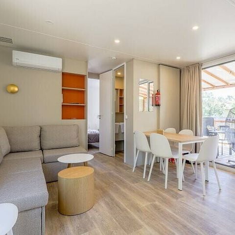 Stacaravan 4 personen - Stacaravan | Ultimate | 2 slaapkamers | 4 pers | Terras Lounge | 2 badkamers | Airconditioning | TV