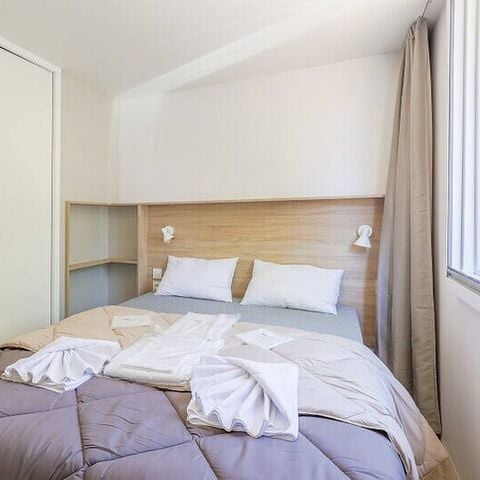 Stacaravan 4 personen - Stacaravan | Ultimate | 2 slaapkamers | 4 pers | Terras Lounge | 2 badkamers | Airconditioning | TV