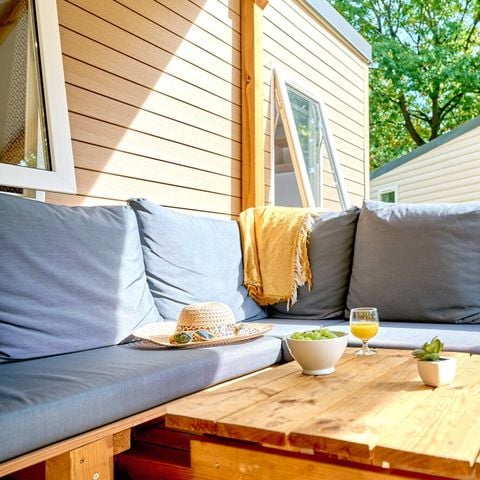 Stacaravan 6 personen - Stacaravan | Premium Exclusief | 3 slaapkamers | 6 pers | Terras Lounge | Airconditioning | TV