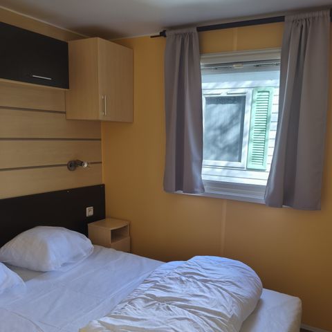 Mobilheim 4 personen - 30m² - 2 Zimmer - n° 68 Überdachte Terrasse Sonntag bis Sonntag
