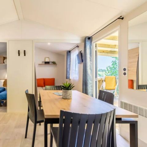 Mobilhome 4 personnes - Privilège - 3 Pièces - TV
