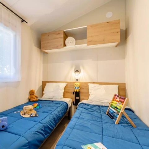 Mobilhome 4 personnes - Privilège - 3 Pièces - TV