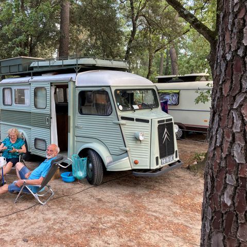PIAZZOLA - Pacchetto per 2 persone + 1 tenda o roulotte o camper) ed elettricità inclusa - disattivabile su richiesta del campeggio
