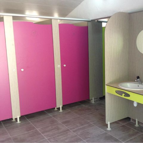 PIAZZOLA - Pacchetto per 2 persone + 1 tenda o roulotte o camper) ed elettricità inclusa - disattivabile su richiesta del campeggio