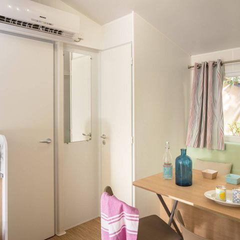 Stacaravan 6 personen - Comfort | 3 slaapkamers | 6 slaapplaatsen | Verhoogd terras| 1 badkamer | Airconditioning