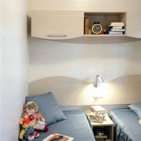 Stacaravan 6 personen - Comfort | 3 slaapkamers | 6 slaapplaatsen | Verhoogd terras | 1 badkamer | Airconditioning