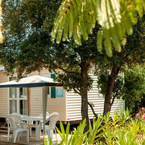 Stacaravan 6 personen - Comfort | 2 slaapkamers | 4 tot 6 slaapplaatsen | Een terras | 1 badkamer | Airconditioning