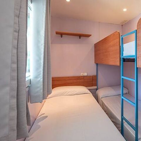 Stacaravan 4 personen - Stacaravan | Klassiek | 2 Slaapkamers | 4 Pers. | Single terras