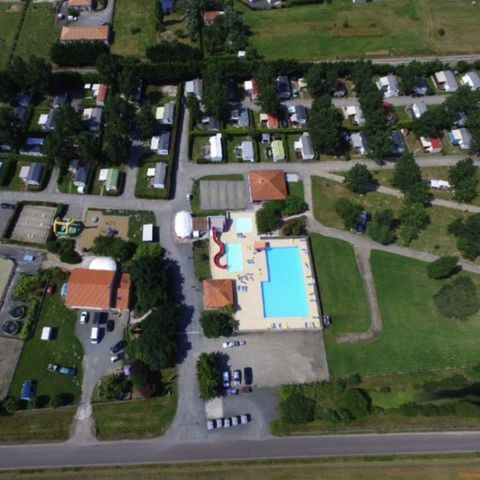 EMPLACEMENT - Forfait 2 pers + 1 voiture sans elect