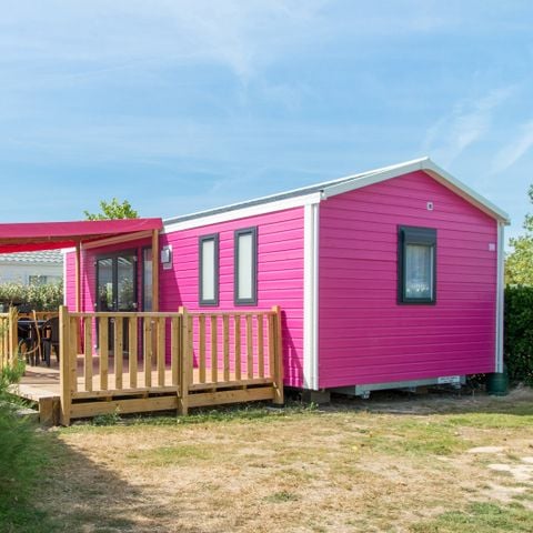 BUNGALOW 5 personnes - AUTHENTIQUE - TV - PLANCHA