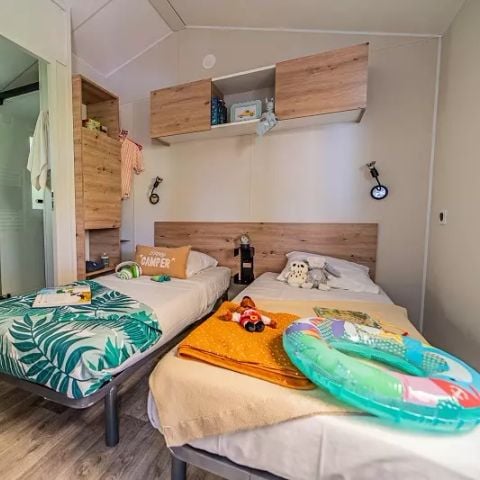 Stacaravan 4 personen - Duo Premium 3 Kamers 4 Personen Jacuzzi + Airconditioning + TV
