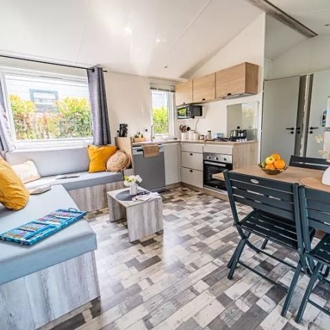 MOBILHOME 6 personnes - Trio Premium 4 Pièces 6 Personnes Jacuzzi + Climatisé + TV