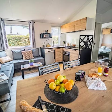 Stacaravan 8 personen - Quattro Premium 5 kamers 8 personen Jacuzzi + airconditioning + TV