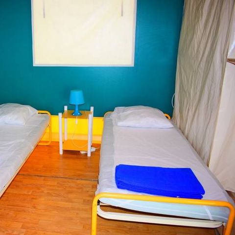 BUNGALOW IN TELA 5 persone - Niente riscaldamento, acqua corrente, bagno o toilette