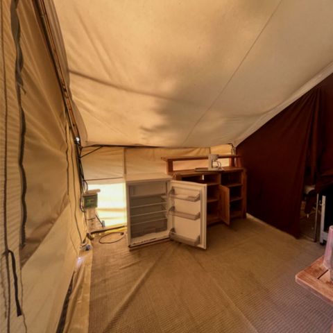 CANVAS AND WOOD TENT 4 people - Cabin (without heating, running water, bathroom or toilet)