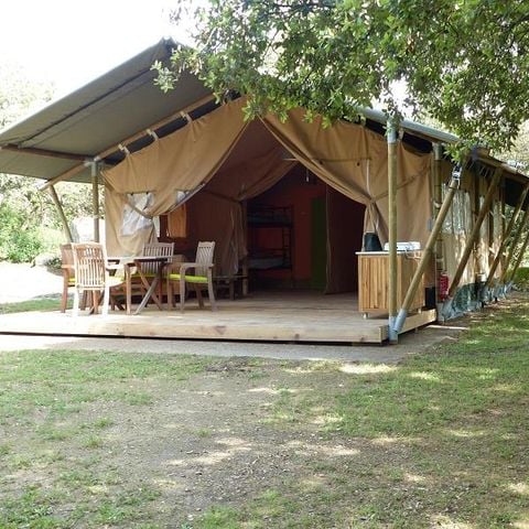 Glamping tent 5 persons - Lodge Safari Standard 25m² 2 bedrooms - terrace, in the heart of nature (no sanitary facilities) 2/5 pers