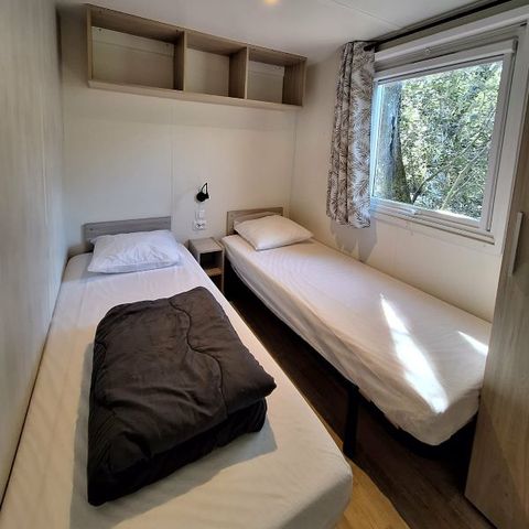 Stacaravan 4 personen - Stacaravan Confort Louisiane 26m² 2 kamers - halfoverdekt terras + TV +klimaat 2/4 pers