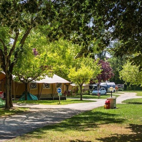 PIAZZOLA - Piazzola + veicolo + elettricità 10A 2/6 pers.