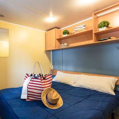 STACARAVAN 4 personen - Mobile-home | Comfort | 2 Slaapkamers | 4 Pers. | Verhoogd terras | Airconditioning.