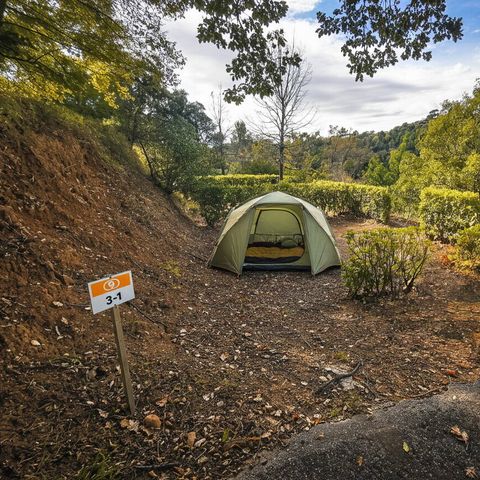 Parcela - Parcela | Naturaleza | Sólo tiendas | <100m² | Sin electricidad | Sin agua