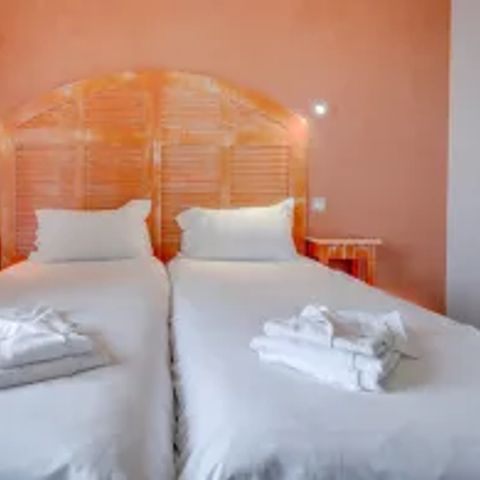 BEDROOM 2 people - Double room (2 people)