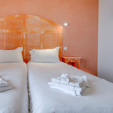 House 8 persons - 4-room apartment sleeps 8 with private pool