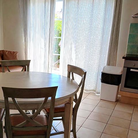 House 8 persons - 4-room apartment sleeps 8 with private pool