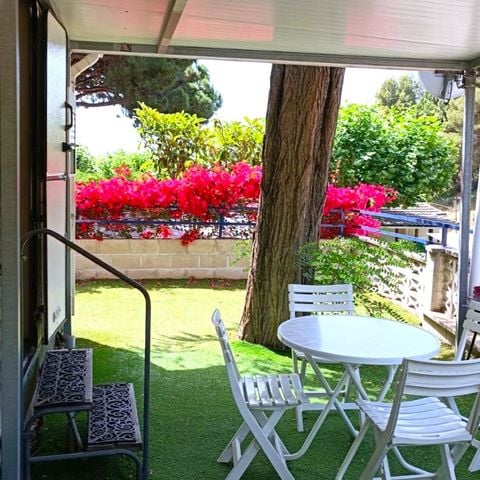 Mobile home 6 persons - 6pax 3 bedrooms TV + AC + BBQ +Parking