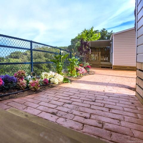Mobile home 6 persons - 6pax 3 bedrooms TV + AC + BBQ +Parking