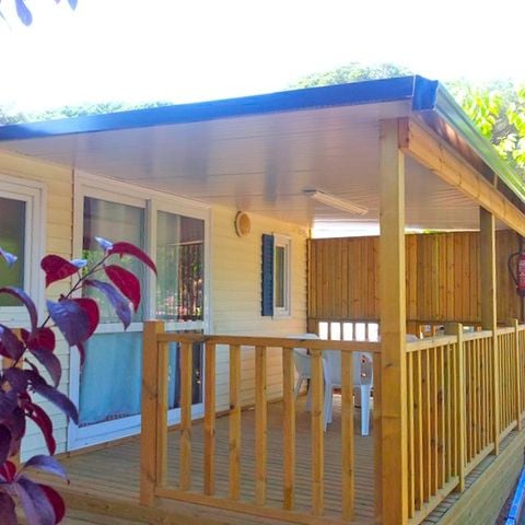 BUNGALOW 6 personnes - 6pax 3 chambres TV + AC + BBQ +Parking