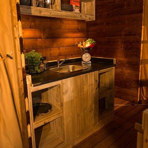 Tent 4 personen - LOGGIA - 2 slaapkamers/ mezzanine met badkamer 5 pers