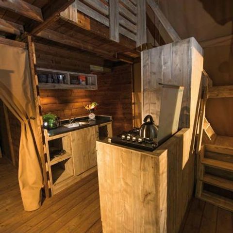 Tent 4 personen - LOGGIA - 2 slaapkamers/ mezzanine met badkamer 5 pers